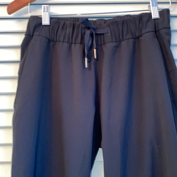 Lululemon On the Fly 7/8 pants - Picture 4 of 12
